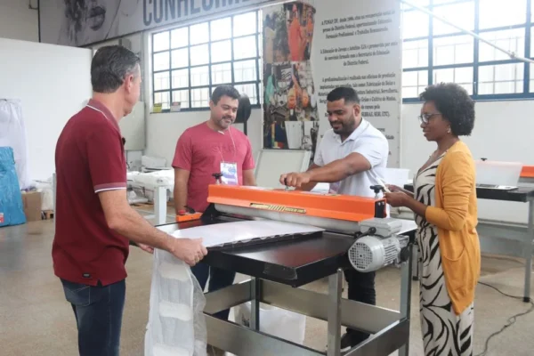 Internas da penitenciária de Parnaíba vão produzir absorventes.