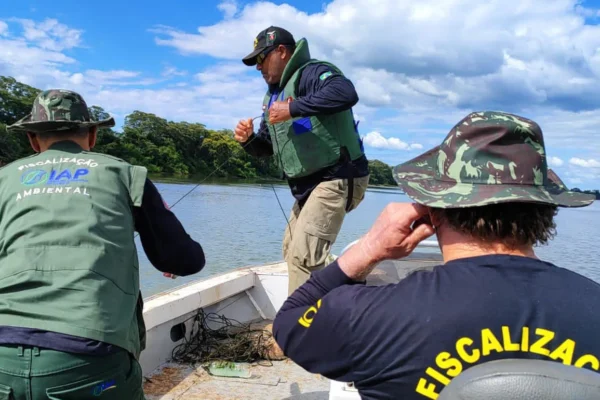 Devido a piracema, pescador tem direito a cinco quilos de peixe por dia.