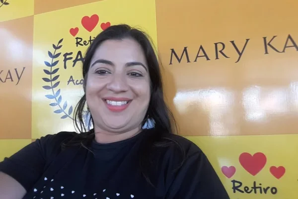 Com mais de 50% dos votos, Sariny Leão é eleita Rainha da Imprensa de 2024 em Parnaíba.
