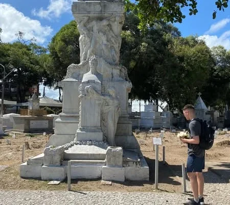 O viajante, *Eric Vinícius.
