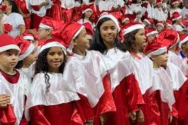 Pela oitava vez Natal de Amor, Luz e Fé emociona milhares de parnaibanos na praça da Graça.
