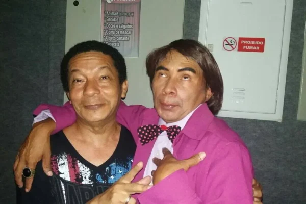 Teatro Benjamin Santos encena a peça “Flores Despetaladas” com o ator Flávio Sidônio dia 03 de janeiro.