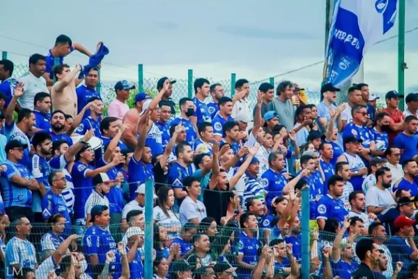 Parnahyba e Atlético- Pi em amistoso no Pedro Alelaf neste sábado.