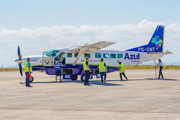 Azul encerra seus voos entre Confins e Parnaíba após quase uma década de operação.