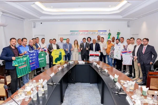Estado rico o Piauí. Governo anuncia investimento de mais de R$ 6 milhões para o futebol.