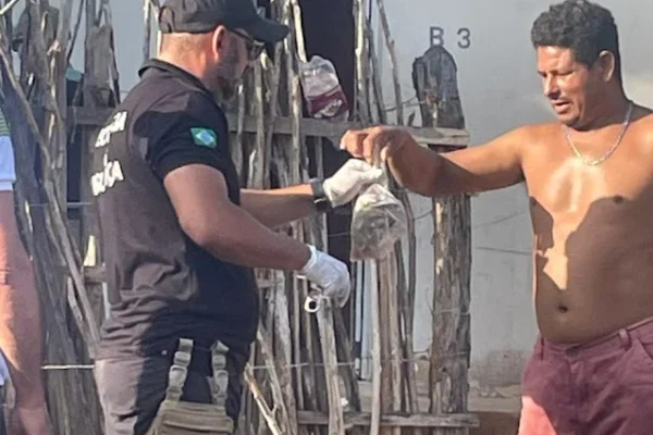 Negócio tá ficando sério. Perícia coleta materiais de vítimas de suposto envenenamento em Parnaíba.