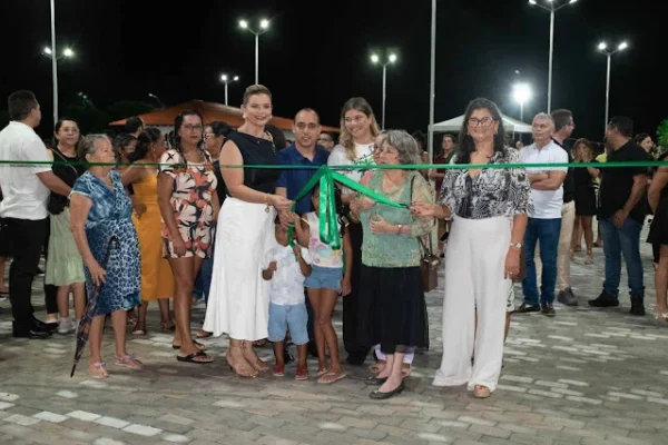 Vendedoras de café são homenageadas com espaço em uma praça de Buriti dos Lopes. 