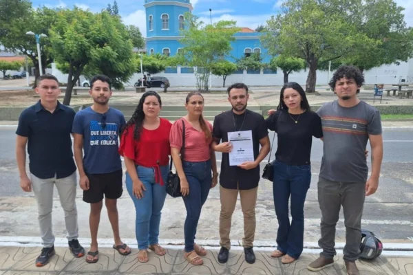 Concursados da Educação em Parnaíba insatisfeitos agora vão reclamar no Ministério Público. 