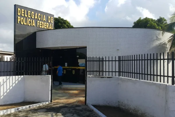 Polícia Federal autoriza concurso com mil vagas para carreira policial.