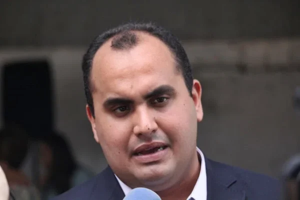 Incrível. Câmara de Cajueiro da Praia nega título de cidadania ao deputado Georgiano Neto.
