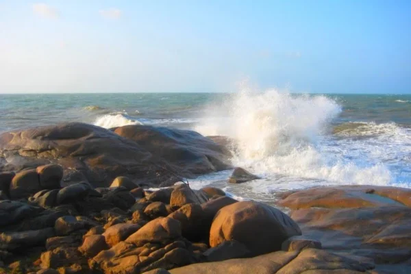 Estudante da Universidade Federal do Delta do Parnaíba morre afogado na praia da Pedra do Sal.