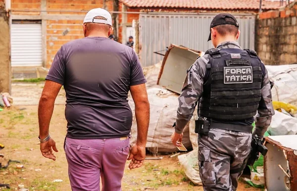 Dono de sucata é preso por receptação de fios roubados da Equatorial em Parnaíba.