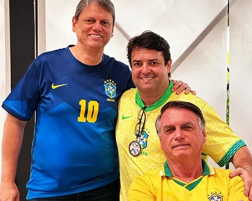Mão Santa está sendo disputado para se filiar no PL, partido de Bolsonaro.