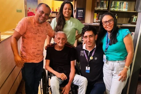 Dramaturgo Benjamim Santos grava participação em documentário por passagem do aniversário da Caixeiral.