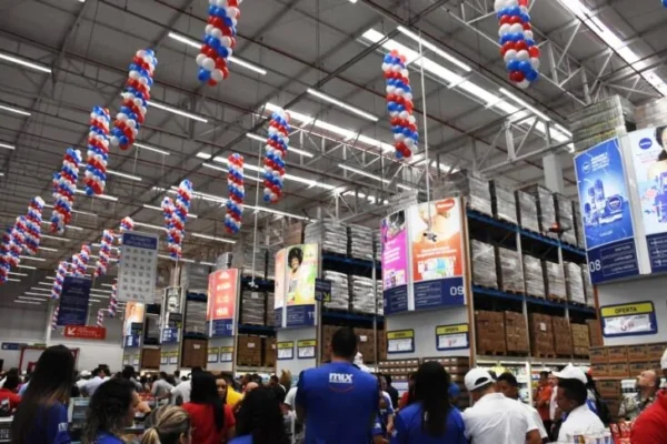 Polícia prende homem por furto no supermercado Matheus em Parnaíba.