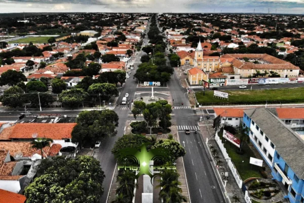 Prefeito Francisco Emanuel leva à Brasília projeto de construção de viaduto no monumento da Águia na avenida São Sebastião.