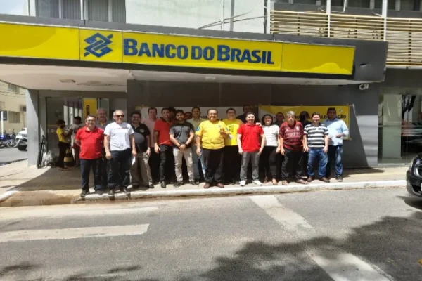 Ao tentar aplicar golpe em idosa dentro de agência bancária no Centro de Parnaíba homem é preso.