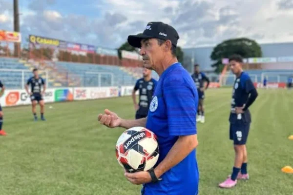 BETINHO NASCIMENTO, EX-GOIANÉSIA, É O NOVO TÉCNICO DO PARNAHYBA.