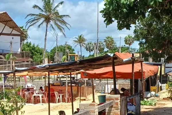 Internauta denuncia invasão de barracas dentro do terminal na Lagoa do Portinho em Parnaíba.