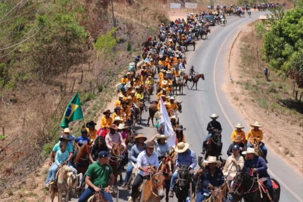 Cavalgada de São Benedito reúne cavaleiros da região de Buriti dos Lopes nesse sábado.