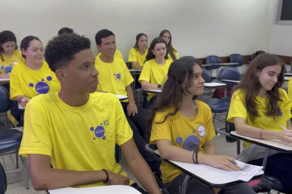 Prazo para pagar taxa de inscrição do Enem 2025 termina hoje.