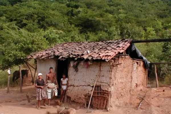 Extrema pobreza cai 50% no Piauí e estado lidera ranking do Nordeste.