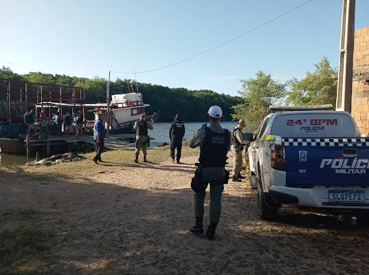 Pescador morre em alto-mar e embarcação atraca com corpo em Luís Correia.