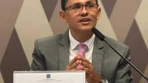 Reitor da Universidade Federal do Delta do Parnaíba recebe ameaça de morte escrita em banheiro.