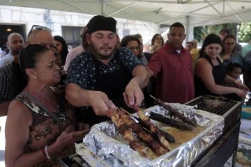 Vereador reclama de preço de espetinho a R$20 no Brejinho em Luiz Correia e falta de transporte para funcionários da Saúde.