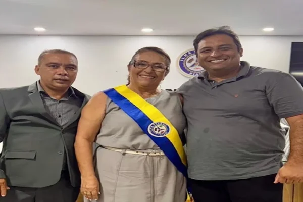 Prefeita e vice de Ilha Grande são condenados por usarem imóvel público como comitê de campanha.