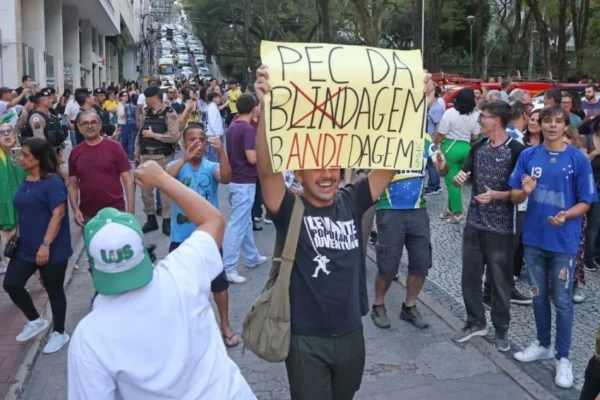 Atos contra anistia e a PEC da Blindagem ocorrem hoje em todo país.