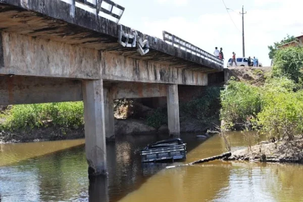 Pontes do Camurupim e Ubatuba correm risco de desabamento, segundo o DNIT.