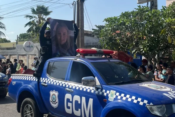 Guarda Civil Municipal homenageia comandante assassinada Penélope Brito no Dia da Independência.