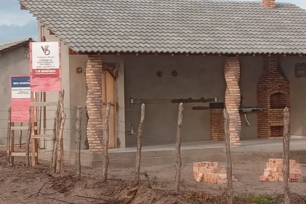 Terrenos eram revendidos por preços supervalorizados após regularização fraudulenta no Cajueiro da Praia. 