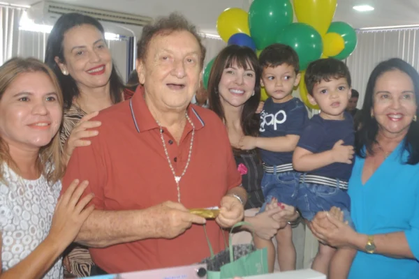 Mão Santa completa 83 anos nesta segunda-feira.