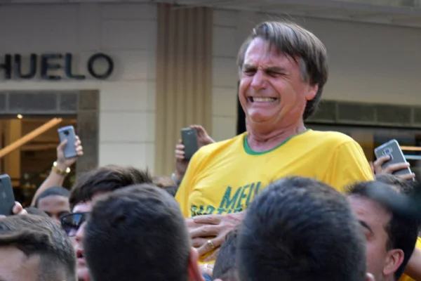 Atentado contra Bolsonaro será tema de filme a ser lançado no próximo ano.