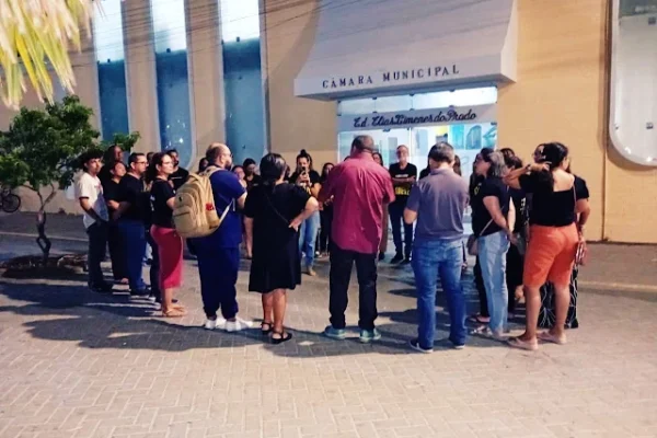 Servidores da Saúde recebem salários atrasados, mas prefeitura não esclarece motivo  e situação vai à Câmara Municipal.