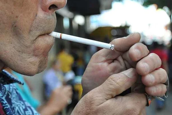 Pela primeira vez em 20 anos, número de fumantes cresce no Brasil.