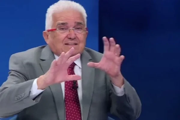 Raul Velloso promove no SESC Caixeiral palestra sobre envelhecimento populacional e queda nos investimentos.