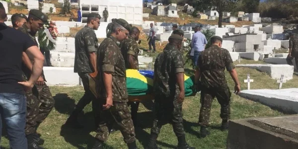 Projeto reserva 5% das vagas em concursos da PM para filhos de militares mortos em serviço.