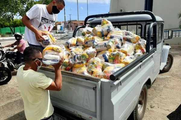 Diocese de Parnaíba espera arrecadar 40 toneladas de alimentos para campanha Natal Sem Fome de 2025 em Parnaíba.