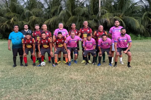  Comunicadores  levam uma goleada de 5 a 2 para time do Fumanchu na Semana da Imprensa.