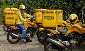 Correios aprovam demissão voluntária e fechamento de agências.