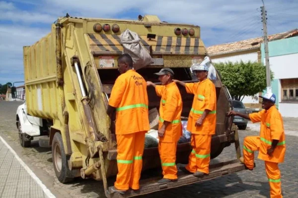 Tribunal de Contas do Piauí obriga municípios a criarem taxa de coleta de lixo.