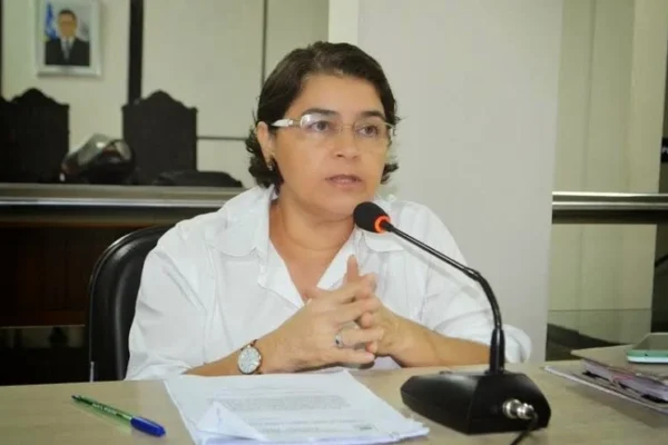 Fátima Carmino diz que Darlan Barros foi desrespeitado em sua função e morreu magoado.