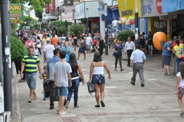 Salário mínimo de 2026 deve ser de R$ 1.627 após revisão do Governo.