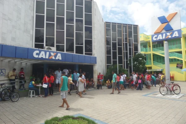 Bancos só abrem até terça-feira (30) e só voltam a funcionar na sexta-feira, 2 de janeiro.