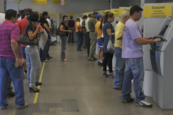Governo do Piauí antecipa salário de dezembro dos servidores.