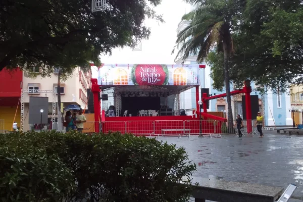 Na antevéspera do Natal chove em Parnaíba.