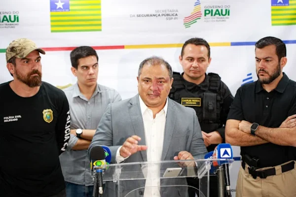 Polícia apura ameaças a delegados e monitora grupos na internet.